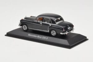 Mercedes 220S W180 Cinzento Claro Minichamps 1:43 B66040534 Metal - imagem 3 de 4