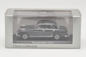 Mercedes 220S W180 Cinzento Claro Minichamps 1:43 B66040534 Metal - imagem 4 de 4