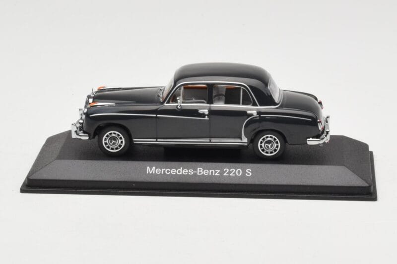 Mercedes 220S W180 Cinzento Claro Minichamps 1:43 B66040534 Metal