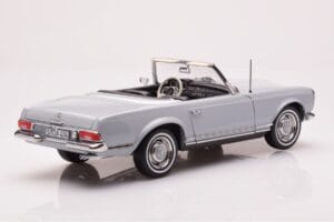 Mercedes 230 SL W113 Pagoda Cinzento Norev 1:18 183990 Metal - imagem 4 de 8