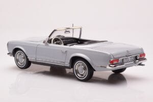 Mercedes 230 SL W113 Pagoda Cinzento Norev 1:18 183990 Metal - imagem 7 de 8