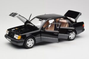 Mercedes 230E W124 AMG Wheels Preto Edição Limitada Norev 1:18 183950 Metal - imagem 2 de 12