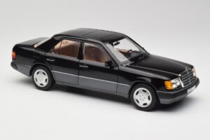 Mercedes 230E W124 AMG Wheels Preto Edição Limitada Norev 1:18 183950 Metal - imagem 6 de 12