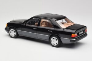Mercedes 230E W124 AMG Wheels Preto Edição Limitada Norev 1:18 183950 Metal - imagem 7 de 12