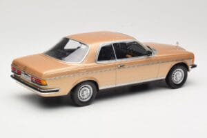 Mercedes 280 CE C123 Dourado Norev 1:18 183587 Metal - imagem 2 de 6