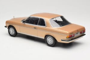 Mercedes 280 CE C123 Dourado Norev 1:18 183587 Metal - imagem 5 de 6