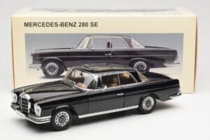Mercedes 280 SE W111 Coupe Preto AUTOart 1:18 76286 Metal - imagem 8 de 8