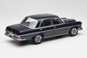 Mercedes 280 SE W108 Midnight Azul Norev 1:18 B66040597 Metal - imagem 3 de 8