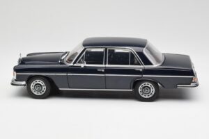 Mercedes 280 SE W108 Midnight Azul Norev 1:18 B66040597 Metal - imagem 4 de 8