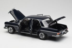 Mercedes 280 SE W108 Midnight Azul Norev 1:18 B66040597 Metal - imagem 5 de 8
