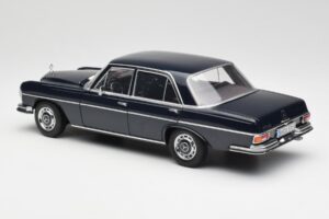 Mercedes 280 SE W108 Midnight Azul Norev 1:18 B66040597 Metal - imagem 7 de 8