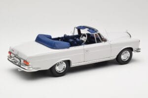 Mercedes 280 SE W111 Cabriolet Cinzento Claro Norev 1:18 183530 Metal - imagem 3 de 8