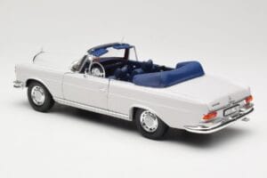 Mercedes 280 SE W111 Cabriolet Cinzento Claro Norev 1:18 183530 Metal - imagem 7 de 8