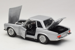 Mercedes 280 SL W113 Berlina Prata Techno Giodi 1:18 F14051030 Metal - imagem 5 de 8