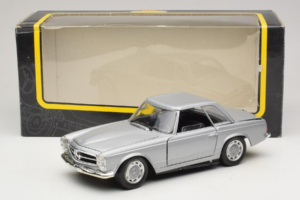 Mercedes 280 SL W113 Berlina Prata Techno Giodi 1:18 F14051030 Metal - imagem 8 de 8