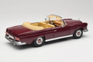 Mercedes 280SE W108 Bordeaux Vermelho Maisto 1:18 31811 Metal - imagem 3 de 8