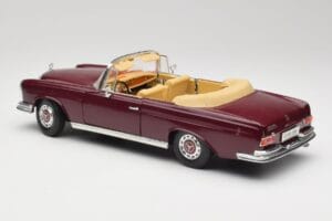 Mercedes 280SE W108 Bordeaux Vermelho Maisto 1:18 31811 Metal - imagem 7 de 8