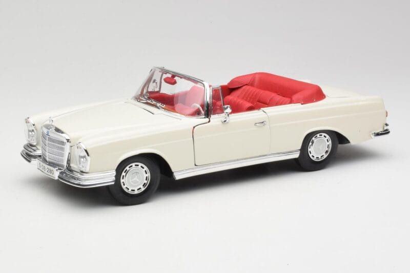 Mercedes 280SE W108 Ivory Branco Maisto 1:18 50223 Metal