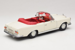 Mercedes 280 SE W108 Branco Maisto 1:18 52111 Metal - imagem 3 de 8