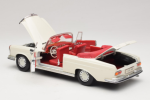 Mercedes 280 SE W108 Branco Maisto 1:18 52111 Metal - imagem 5 de 8