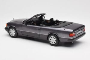 Mercedes 300 CE-24 W124 Cabriolet Violeta Metallic Norev 1:18 183567 Metal - imagem 9 de 10