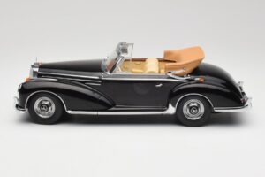 Mercedes 300 SC W188 Cabriolet Preto KK-Scale 1:18 KKDC180941 Metal - imagem 3 de 6