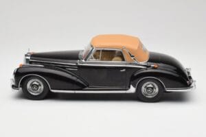 Mercedes 300 SC W188 Cabriolet Softtop Preto KK-Scale 1:18 KKDC180943 Metal - imagem 3 de 6