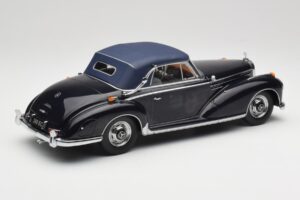Mercedes 300 SC W188 Cabriolet Softtop Azul Escuro KK-Scale 1:18 KKDC180944 Metal - imagem 2 de 6