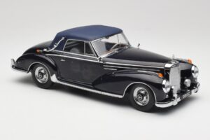 Mercedes 300 SC W188 Cabriolet Softtop Azul Escuro KK-Scale 1:18 KKDC180944 Metal - imagem 4 de 6