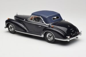 Mercedes 300 SC W188 Cabriolet Softtop Azul Escuro KK-Scale 1:18 KKDC180944 Metal - imagem 5 de 6