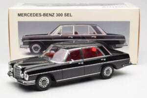 Mercedes 300 SEL 6.3 W109 Preto AUTOart 1:18 76140 Metal - imagem 8 de 8