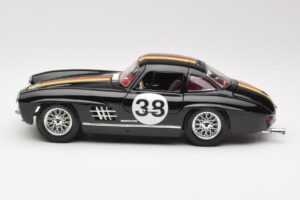 Mercedes 300 SL #38 1954 Bburago 1:18 3015-M1 Metal - imagem 4 de 8