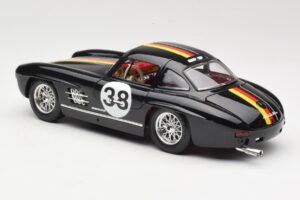 Mercedes 300 SL #38 1954 Bburago 1:18 3015-M1 Metal - imagem 7 de 8