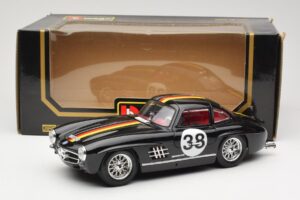 Mercedes 300 SL #38 1954 Bburago 1:18 3015-M1 Metal - imagem 8 de 8