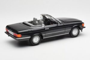 Mercedes 300 SL R107 Preto Pearl Edição Dealer Norev 1:18 B66040678 Metal - imagem 4 de 10