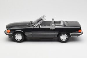 Mercedes 300 SL R107 Preto Pearl Edição Dealer Norev 1:18 B66040678 Metal - imagem 6 de 10