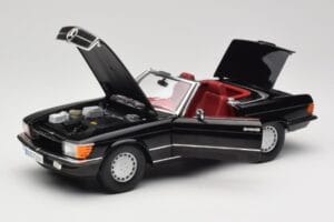 Mercedes 300 SL R107 Preto Norev 1:18 183511 Metal - imagem 2 de 8