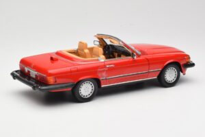 Mercedes 300 SL R107 Vermelho Norev 1:18 B66040623 Metal - imagem 3 de 8