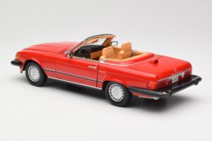 Mercedes 300 SL R107 Vermelho Norev 1:18 B66040623 Metal - imagem 7 de 8