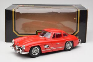 Mercedes 300 SL Vermelho Bburago 1:18 3015 Metal - imagem 8 de 8