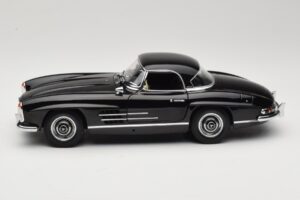Mercedes 300 SL W198 Roadster With Hardtop Preto Minichamps 1:18 180039040 Metal - imagem 4 de 8