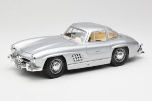 Mercedes 300 SL Prateado Bburago 1:18 3013 Metal
