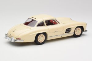Mercedes 300 SL W198 Creme Com Interior Vermelho Minichamps 1:18 180039002 Metal - imagem 3 de 8