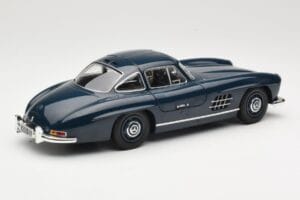Mercedes 300 SL W198 Gullwing Azul Escuro Minichamps 1:18 110037216 Metal - imagem 3 de 8