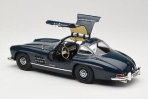 Mercedes 300 SL W198 Gullwing Azul Escuro Minichamps 1:18 110037216 Metal - imagem 5 de 8