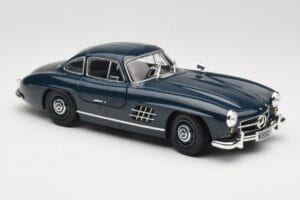 Mercedes 300 SL W198 Gullwing Azul Escuro Minichamps 1:18 110037216 Metal - imagem 6 de 8