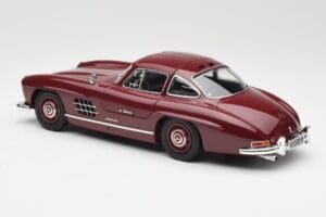 Mercedes 300 SL W198 Gullwing Vermelho Escuro Minichamps 1:18 110037218 Metal - imagem 7 de 8