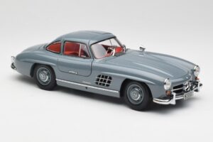 Mercedes 300 SL W198 Graphite Cinzento Minichamps 1:18 180039005 Metal - imagem 6 de 8