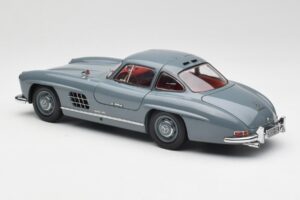 Mercedes 300 SL W198 Graphite Cinzento Minichamps 1:18 180039005 Metal - imagem 7 de 8