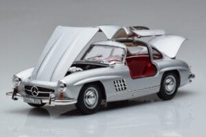 Mercedes 300 SL W198 Gullwing Norev 1:18 183850 Metal - imagem 2 de 8